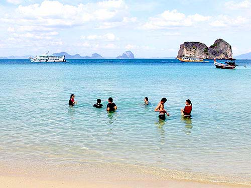 Koh Ngai Beach.